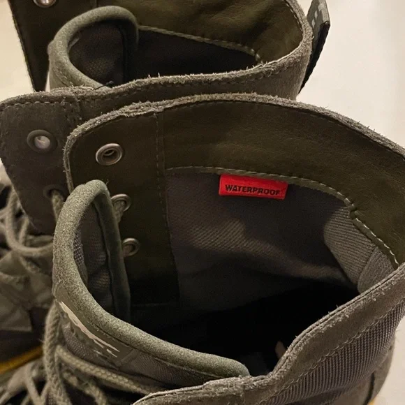 Sorel Men's Boots Gray with Yellow Soles 9.5 - Picture 2 of 10